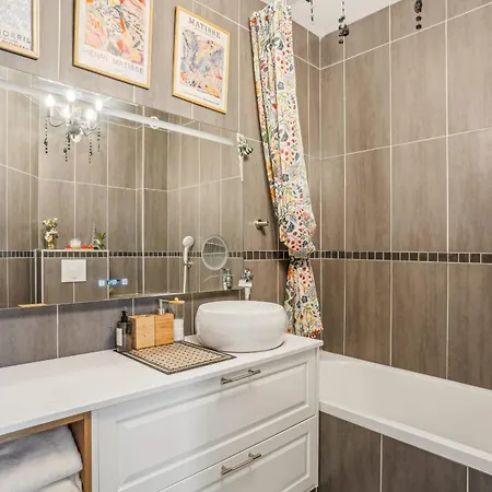 Place Victor Hugo - Mesnil 1bdr By B'your Apartman *